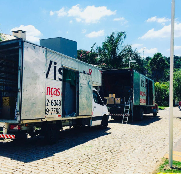 galeria de serviços de frota da empresa de mudanças e transportes na região de Jundiaí