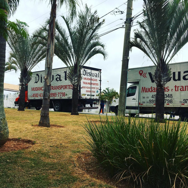galeria de serviços de frota da empresa de mudanças e transportes na região de Jundiaí